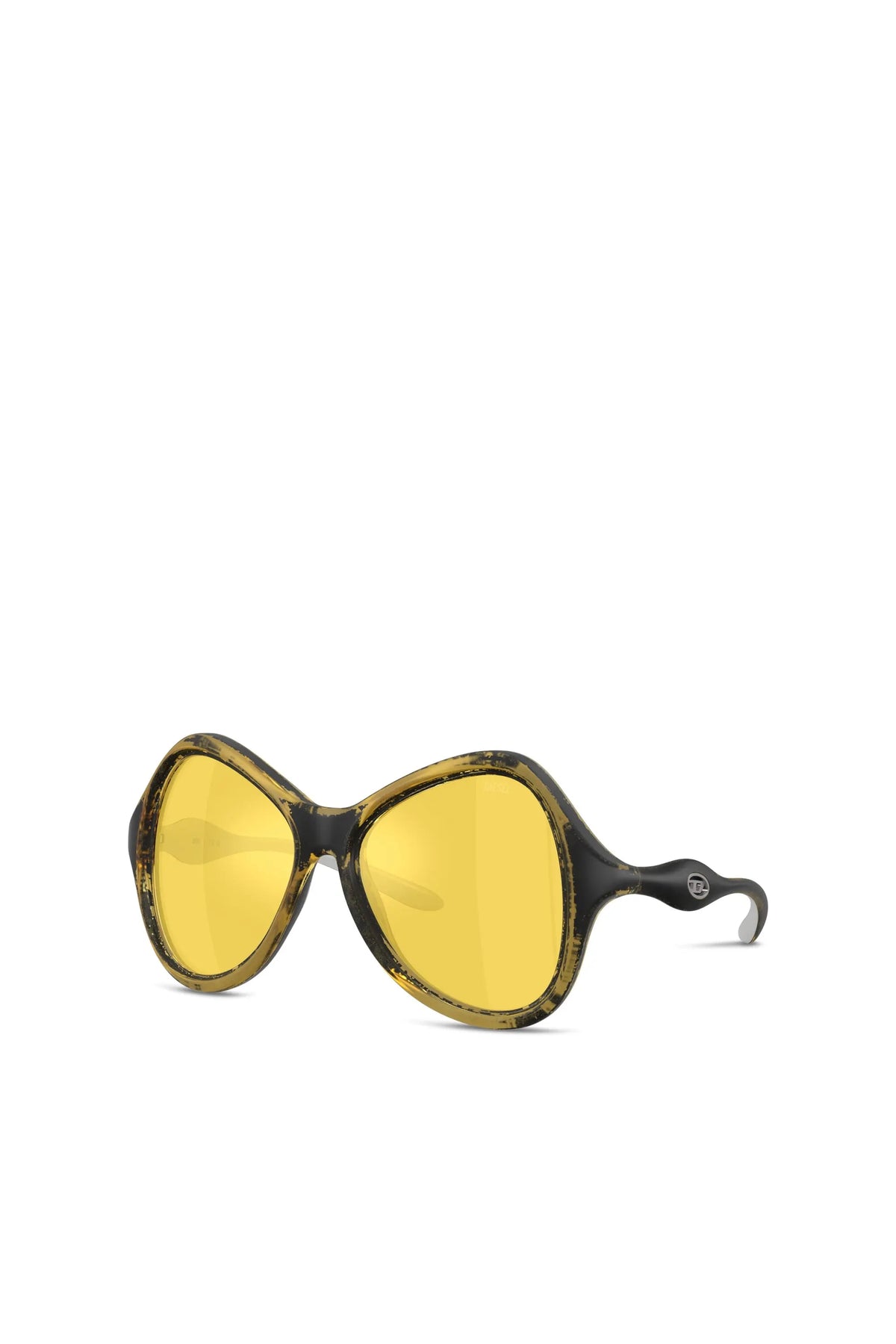 Cat-eye style sunglasses