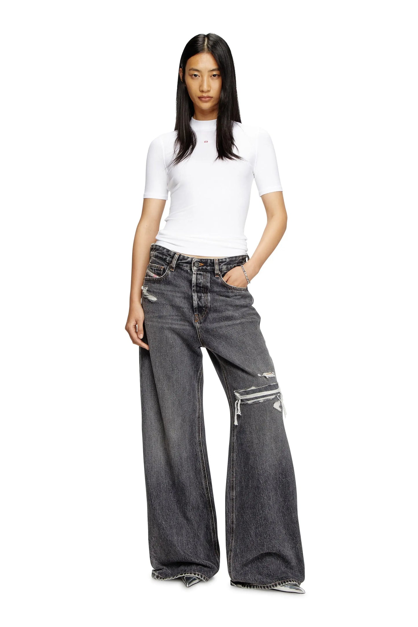 تيشيرت مضلع بياقة عالية