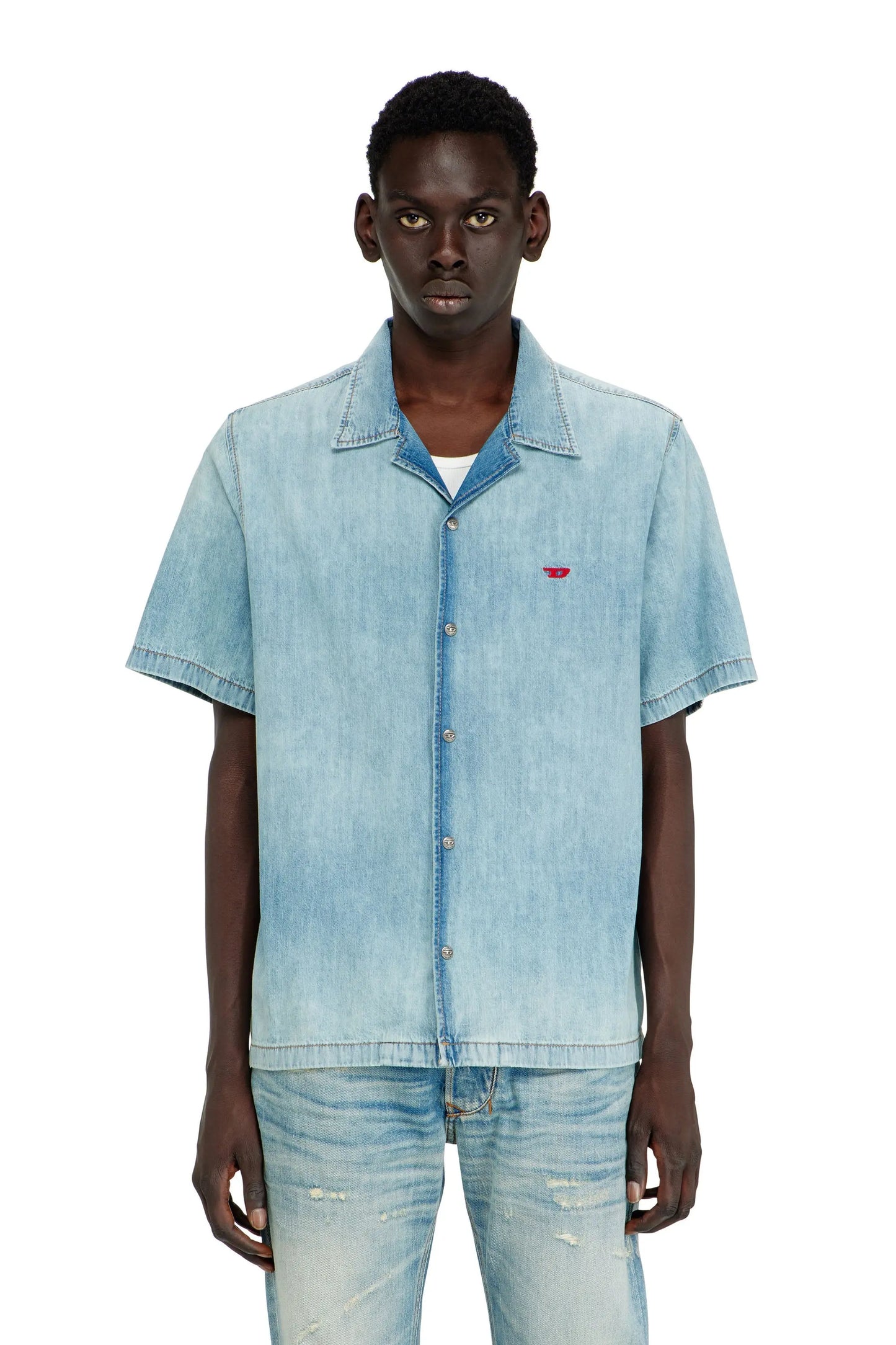 Short-sleeve shirt in denim