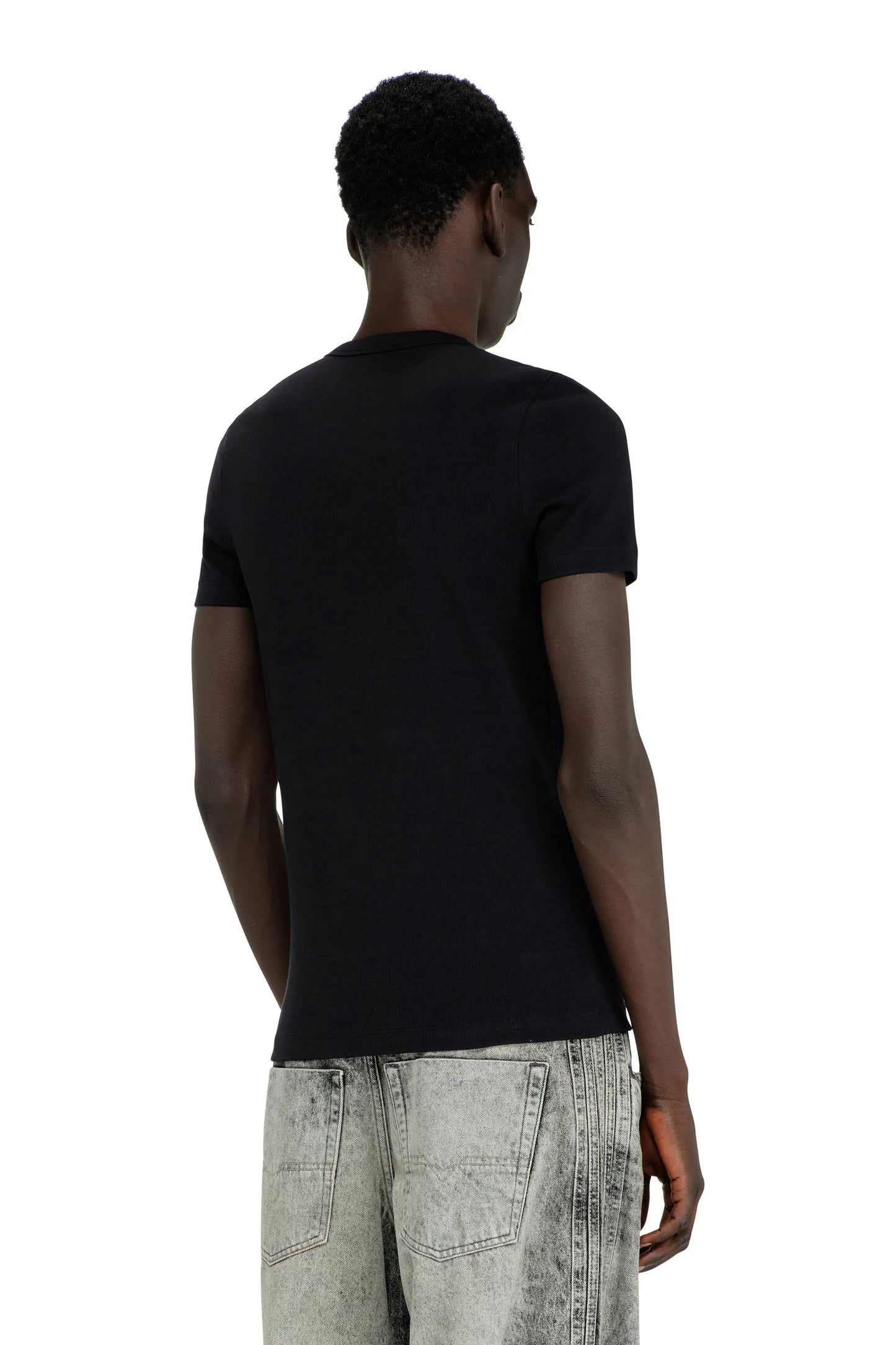 Slim short-sleeve top with laser cut Oval D