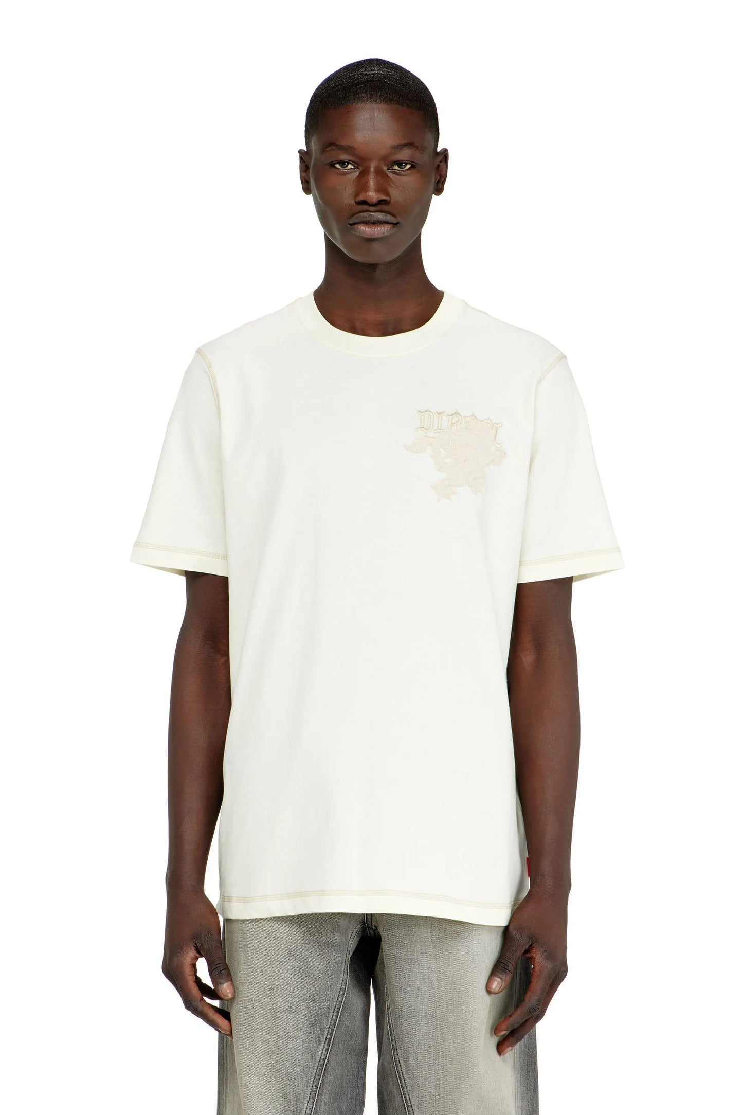 Regular T-shirt with embroidered patch