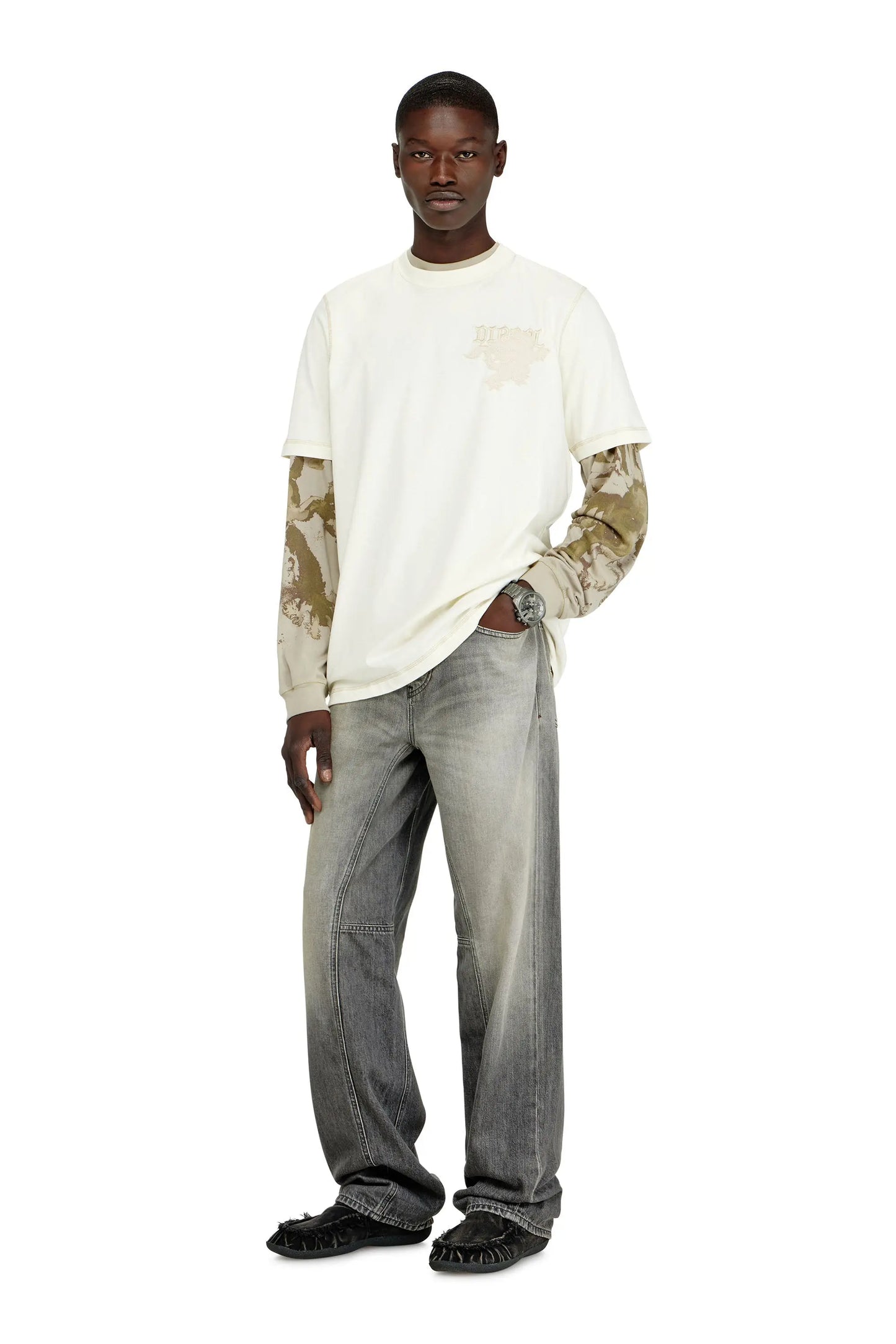 Regular T-shirt with embroidered patch