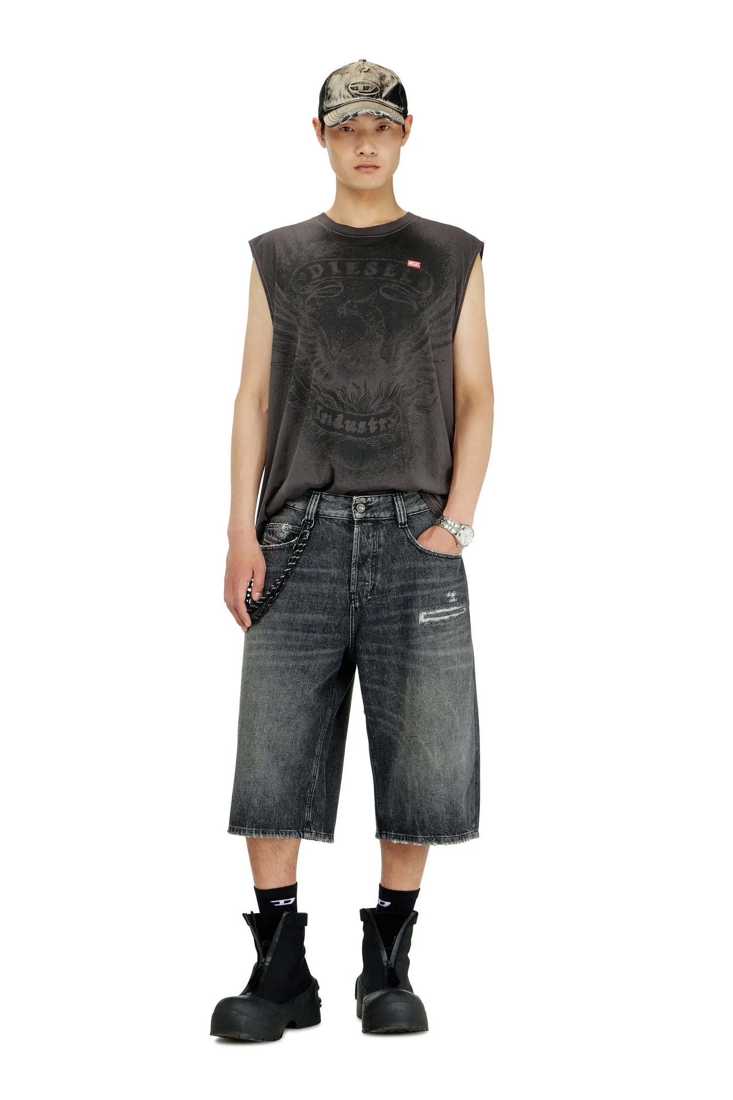 Denim relaxed shorts with abrasions