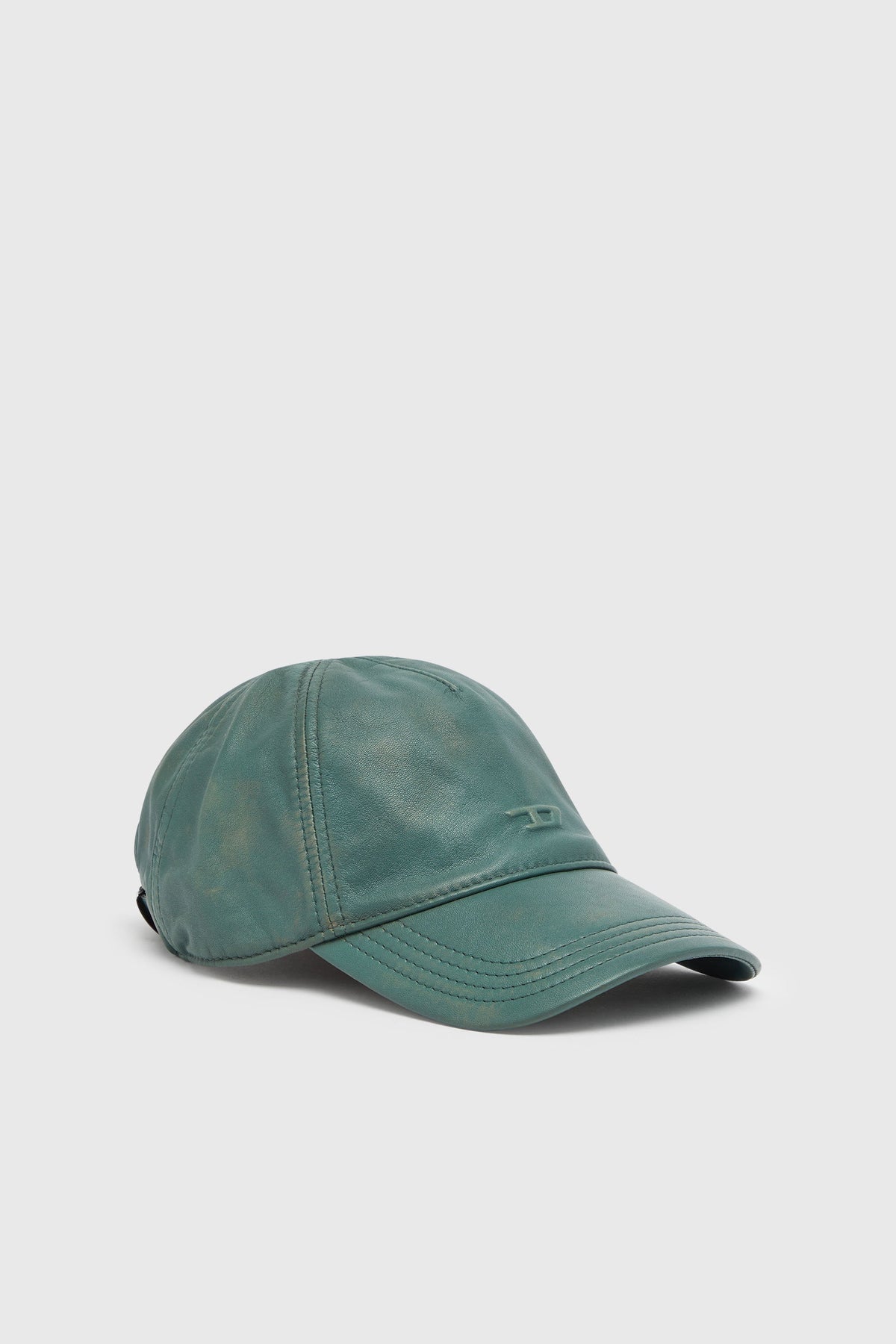 Baseball cap in treated leather