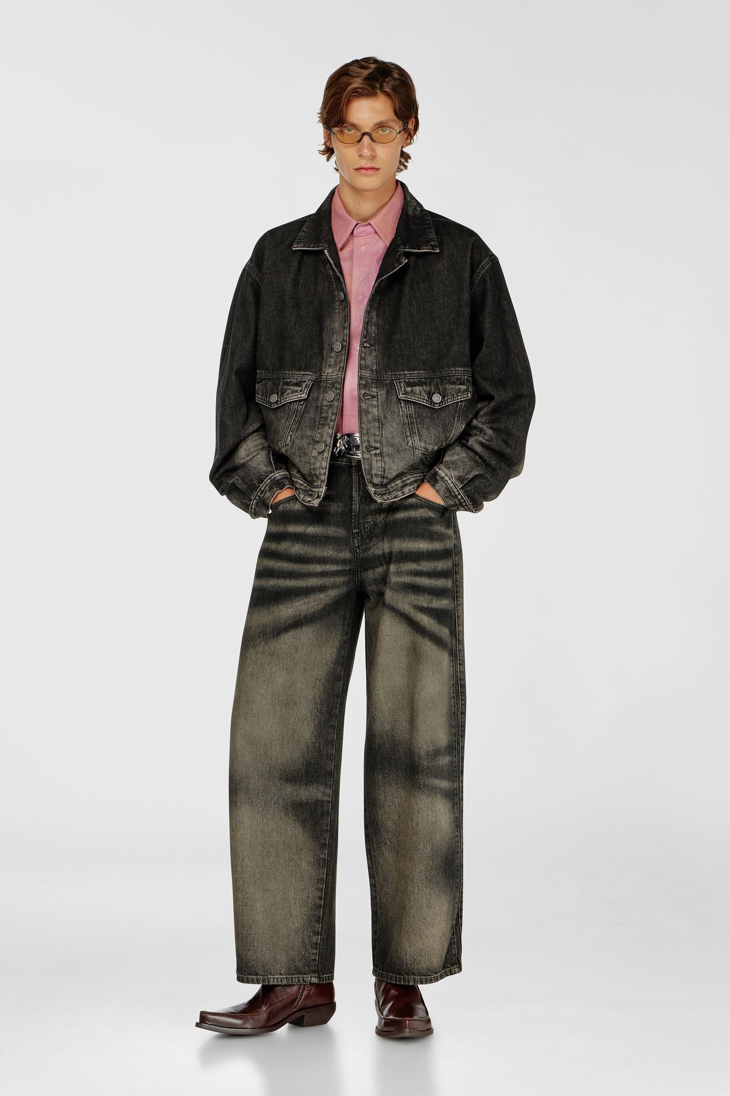 Trucker jacket in dirty-effect denim