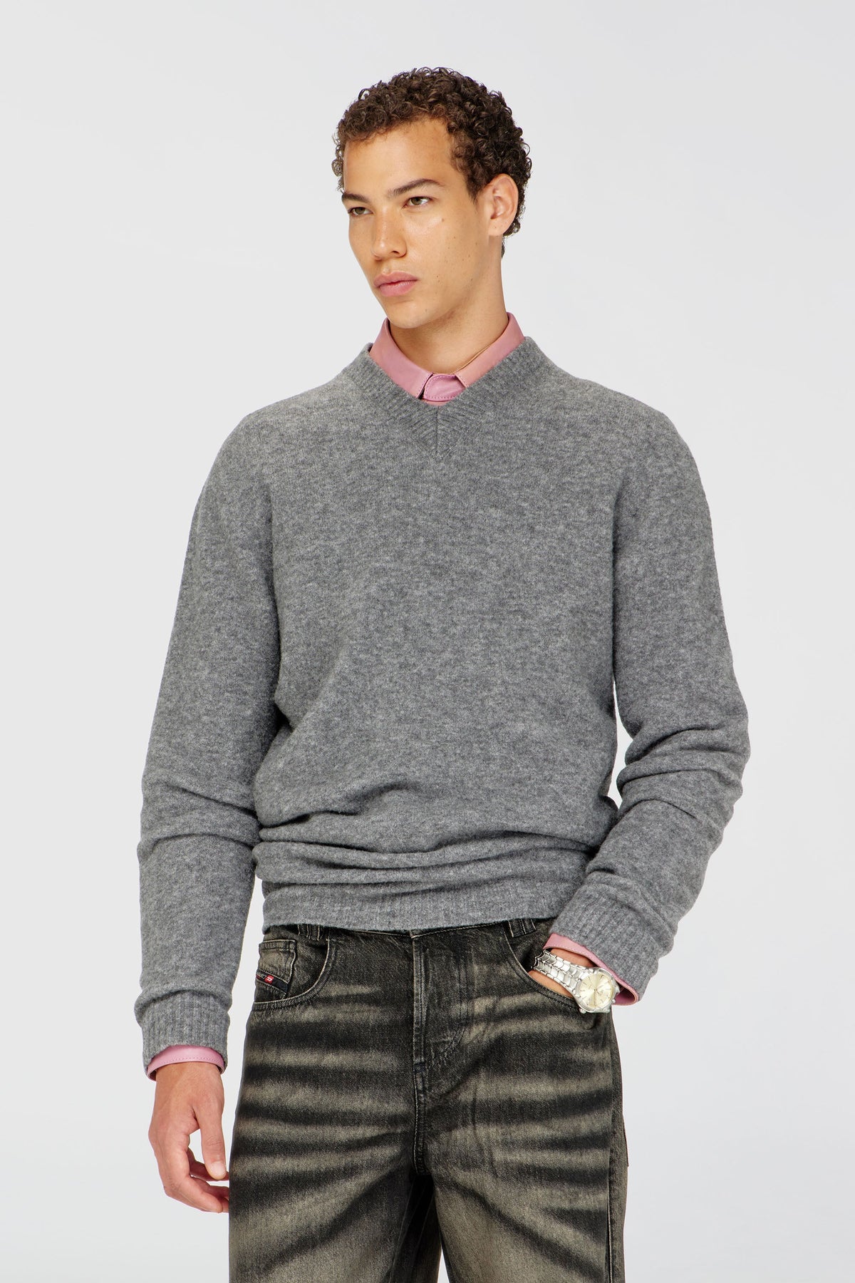 V-neck jumper in wrinkled boiled knit