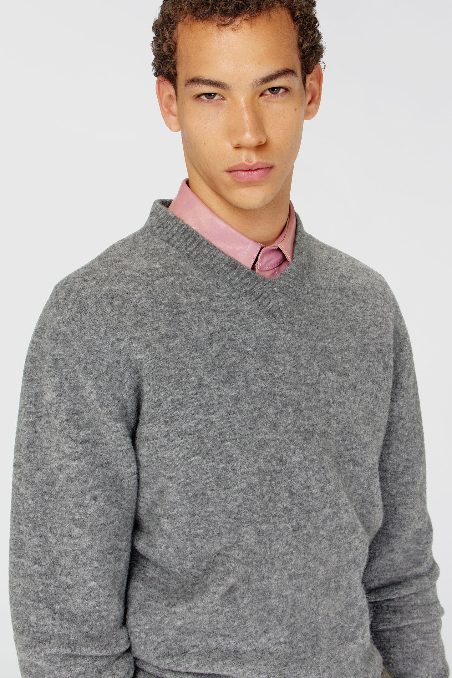 V-neck jumper in wrinkled boiled knit