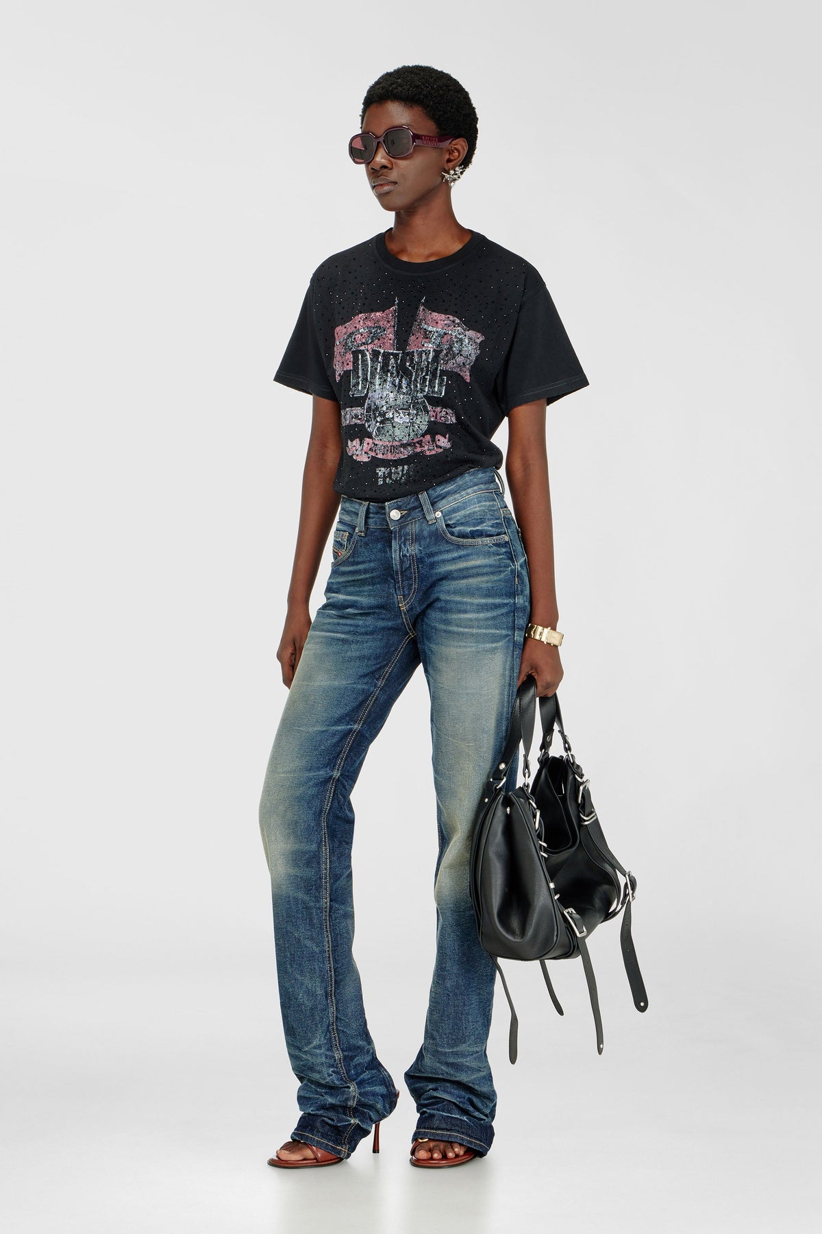 T-shirt with concert graphics and crystals