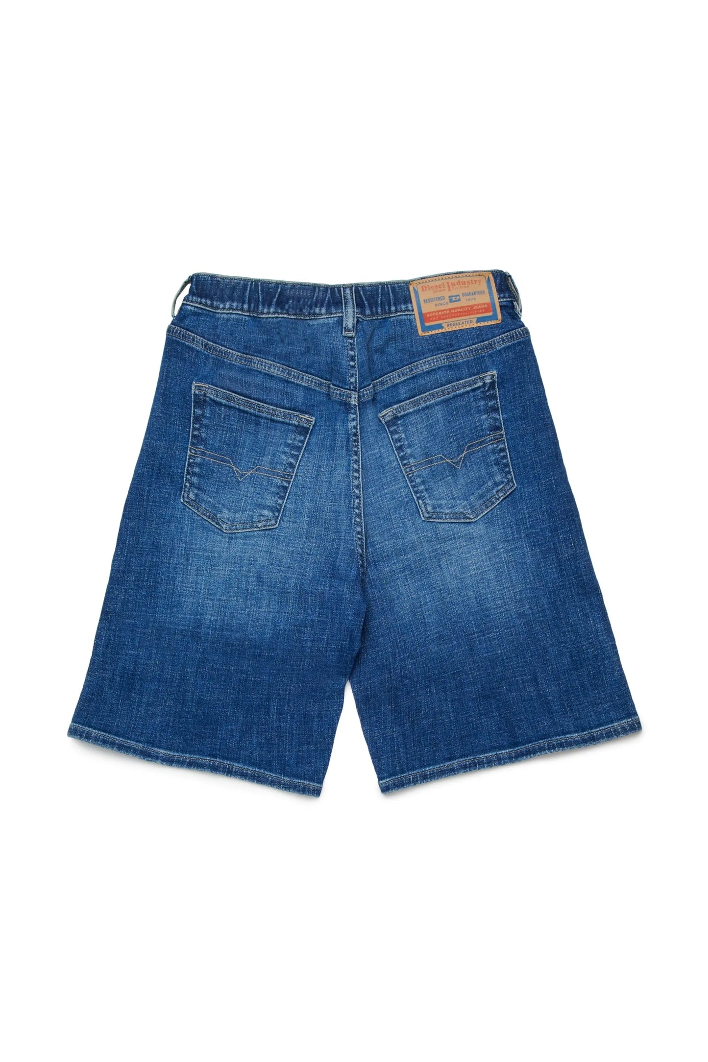 Shorts in stretch denim with whiskers