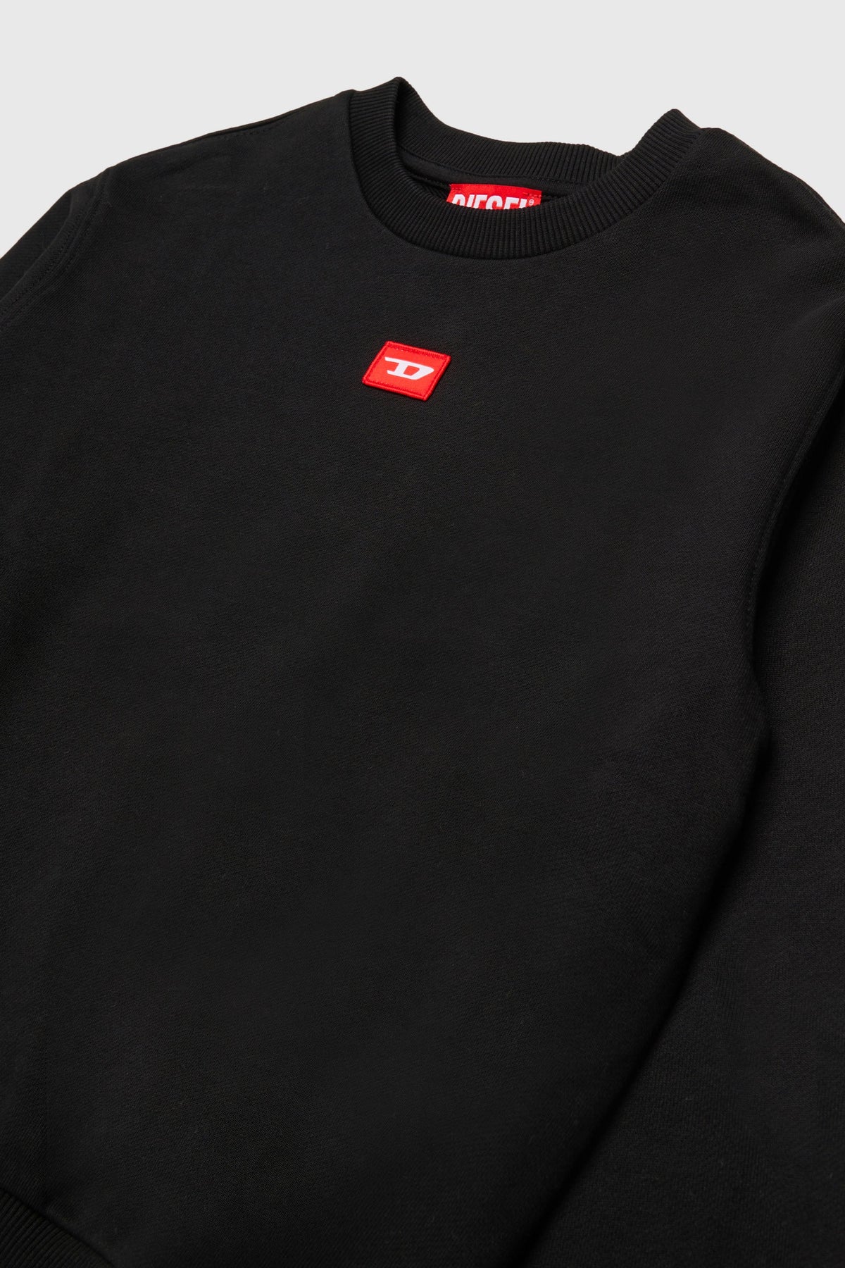 Sweatshirt small logo patch