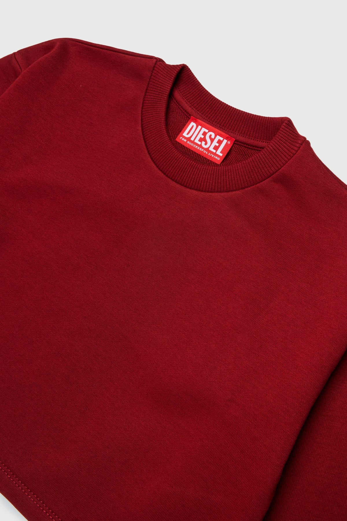 Sweatshirt with cut-off logo