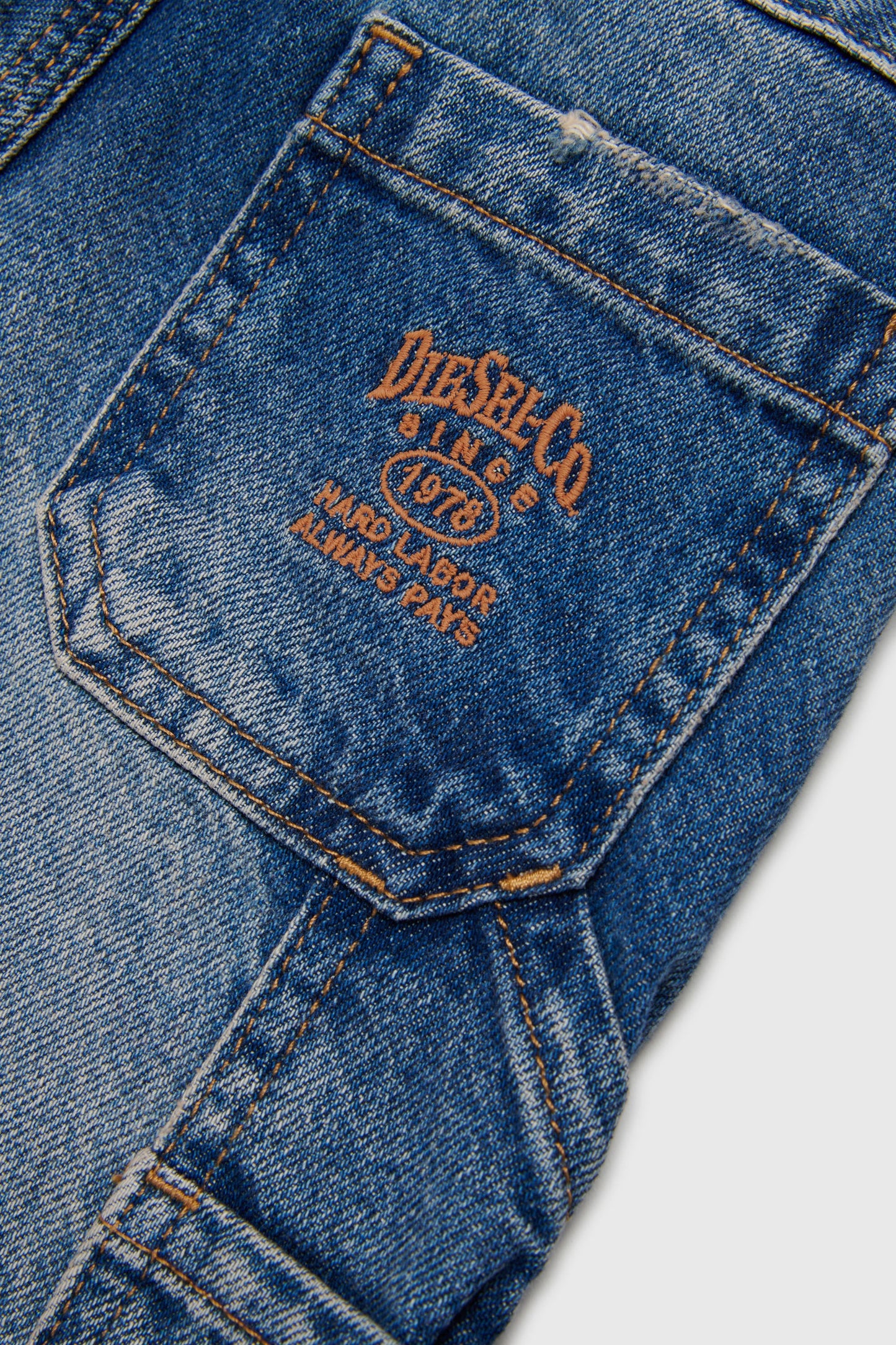 Relaxed jeans - D-Bart-B