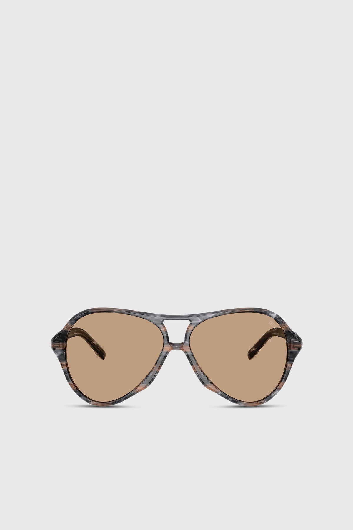 Pilot model sunglasses