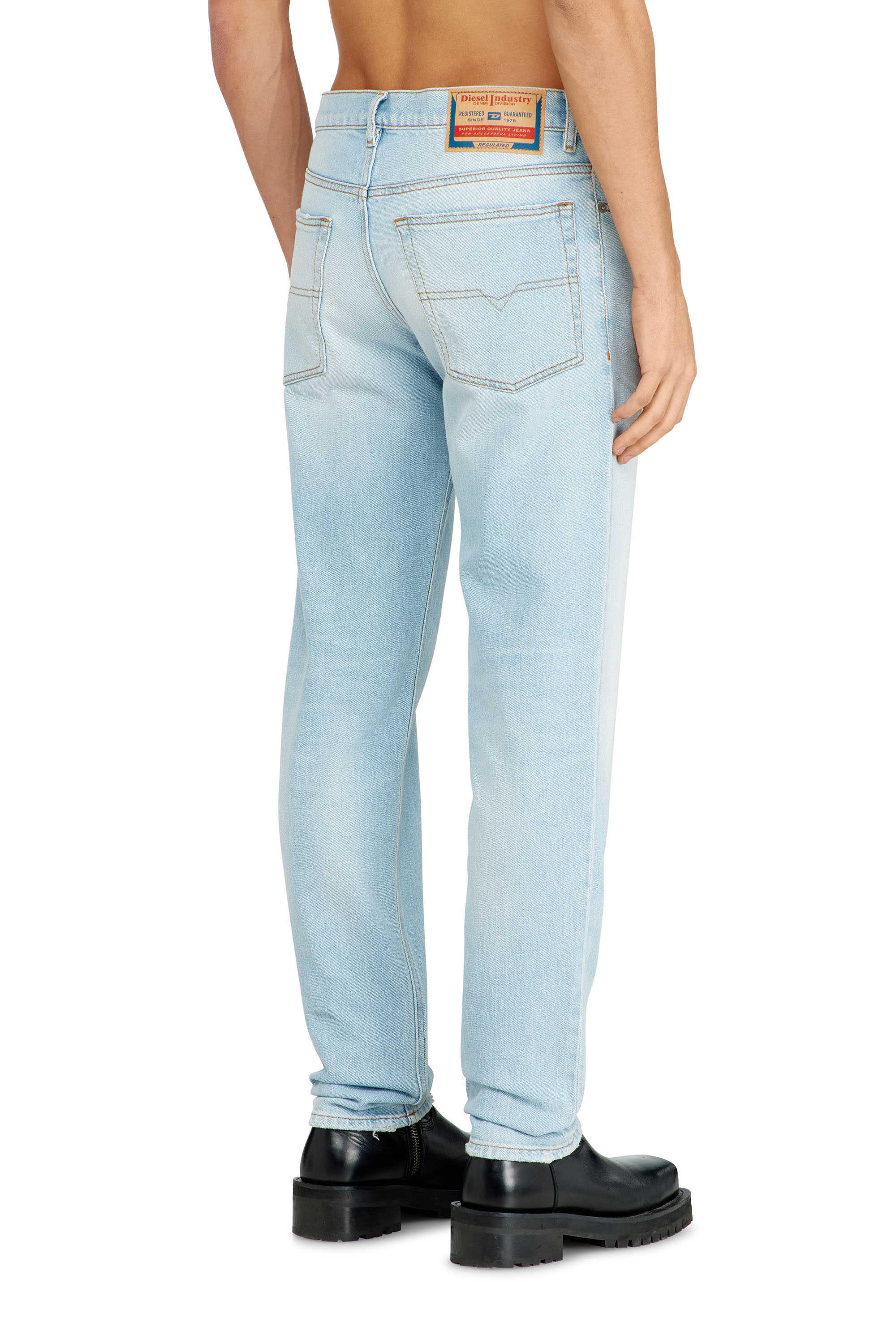 

Regular Jeans - 2023 D-Finitive