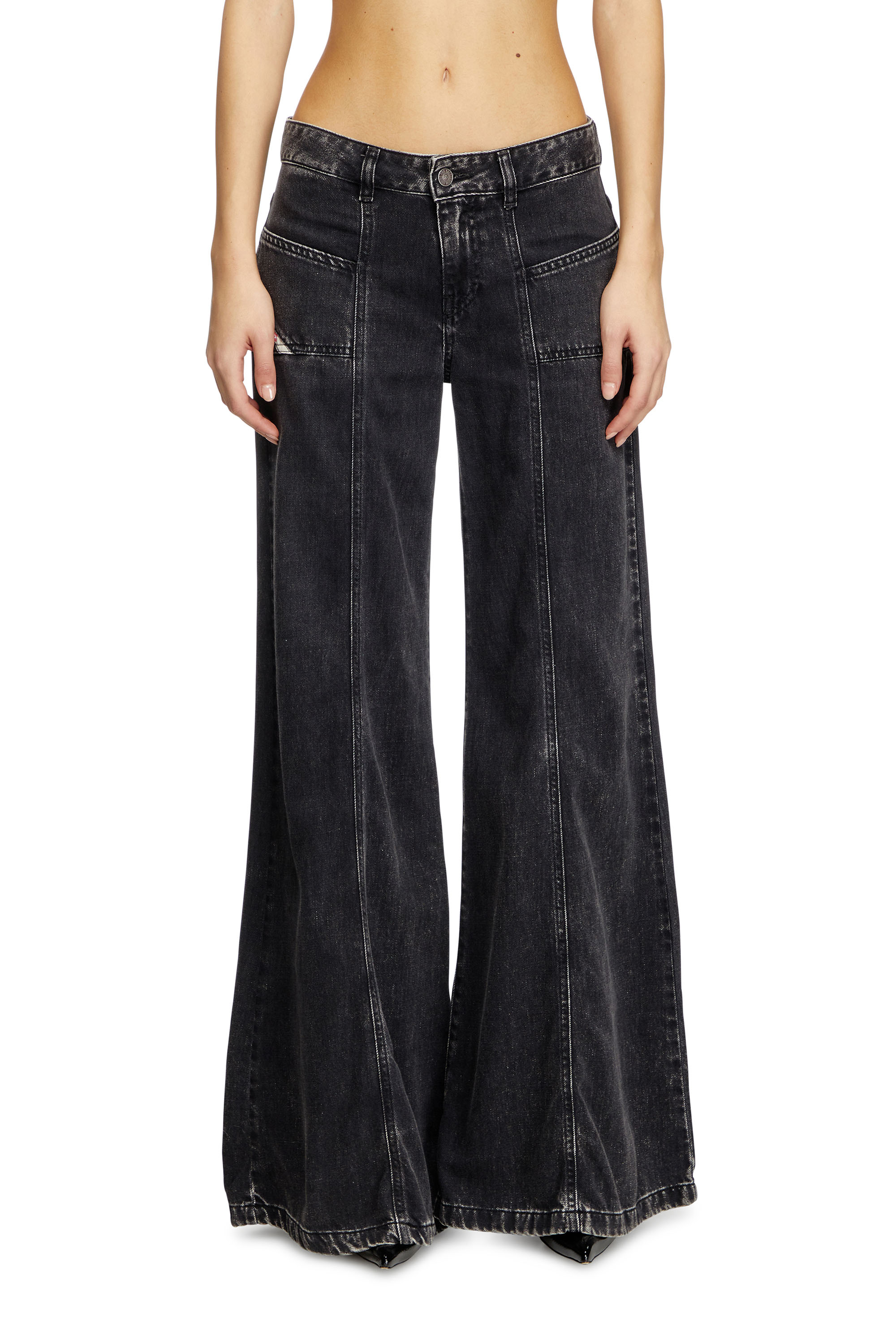 

Flare Jeans - D-Akii