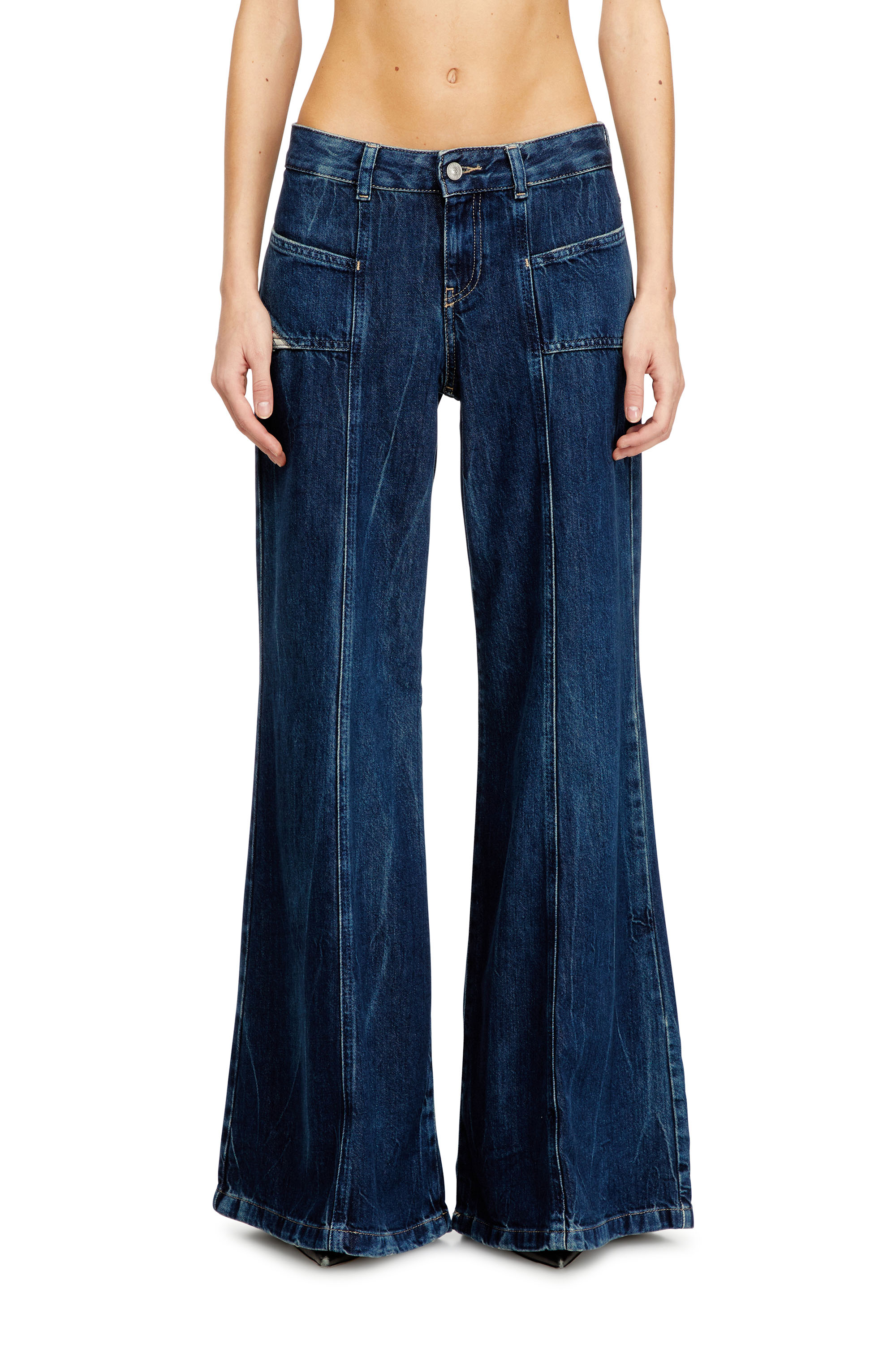 

Flare Jeans - D-Akii
