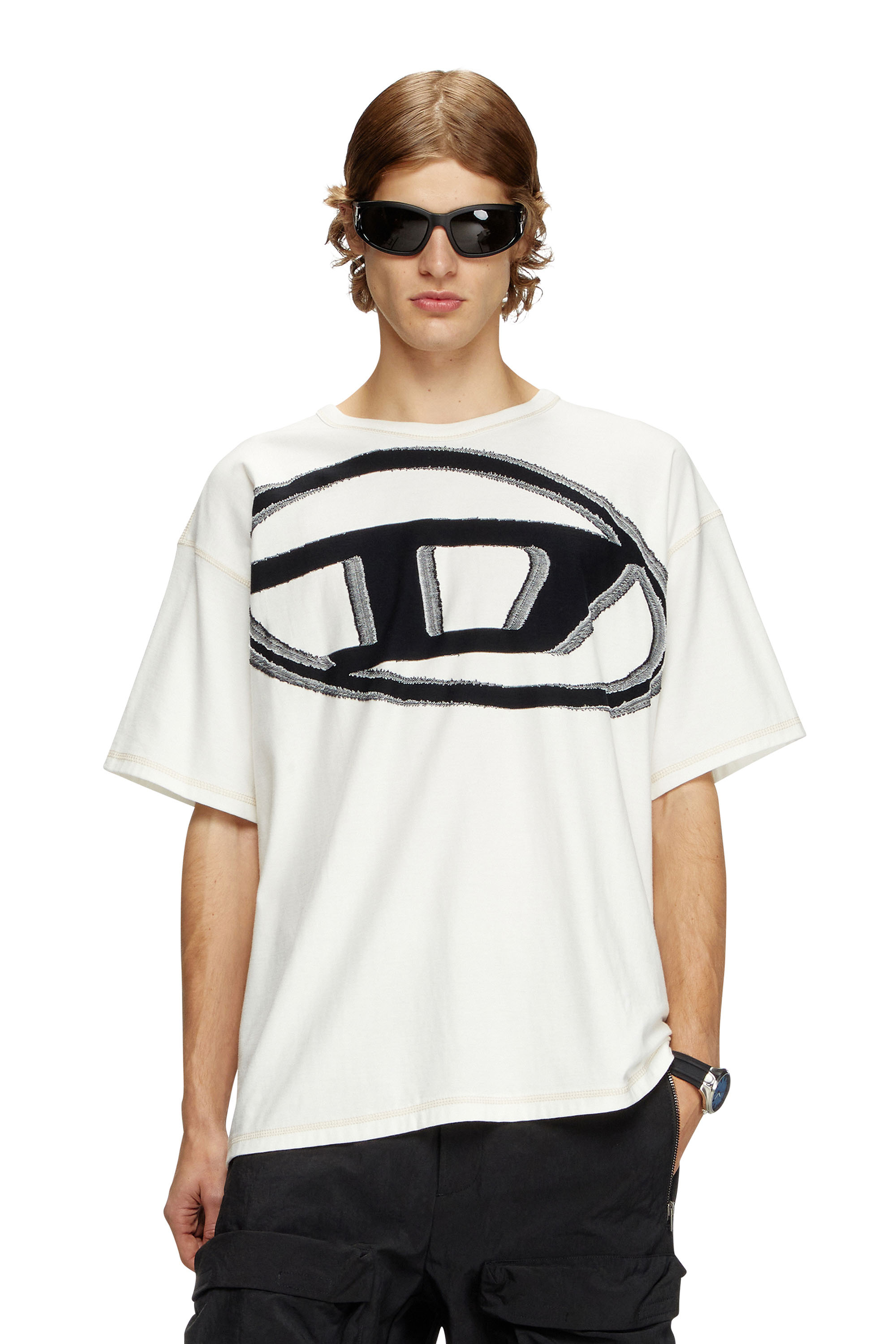

T-shirt with raw jacquard logo