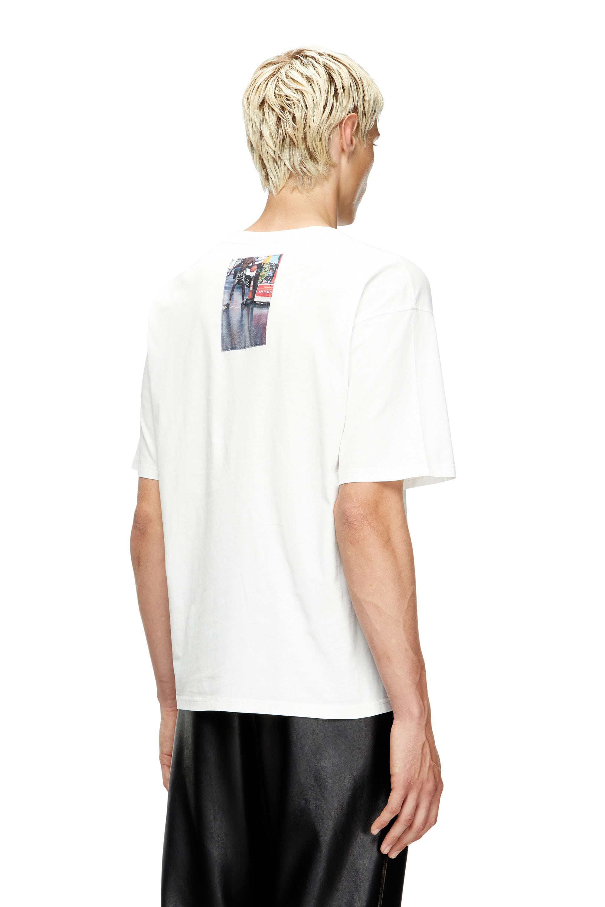 

T-shirt with logo photo patches